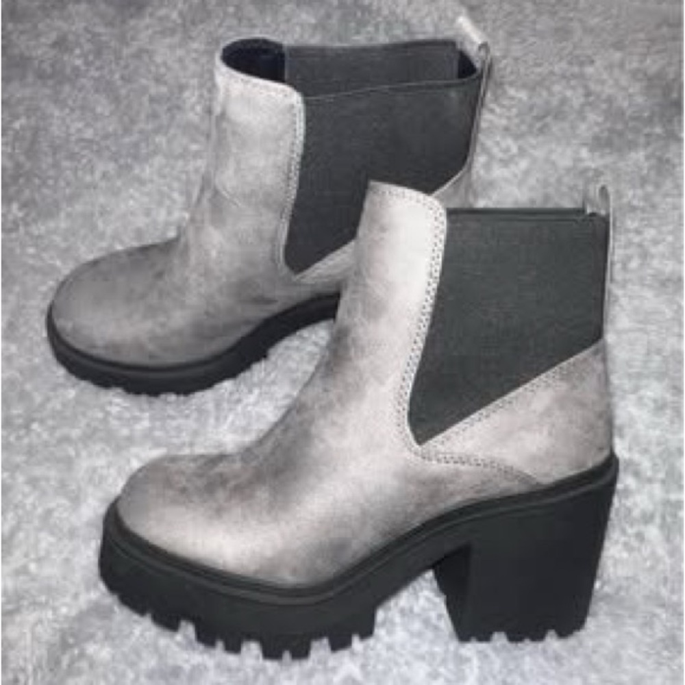 Brick And Blossom Boutique Wedged Heels